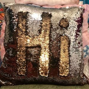EUC ✨Sequined Throw Pillow Gold/Silver
